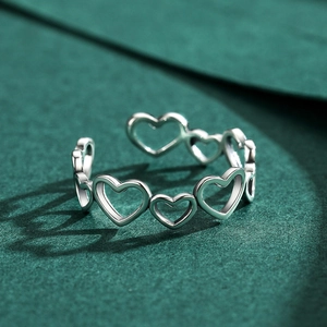 Minimalist S925 sterling silver open ring with continuous hollow heart pattern design