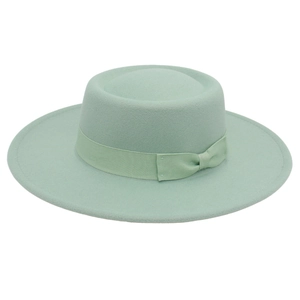 Elegante sombrero de fieltro de lana verde menta con ala ancha y lazo decorativo