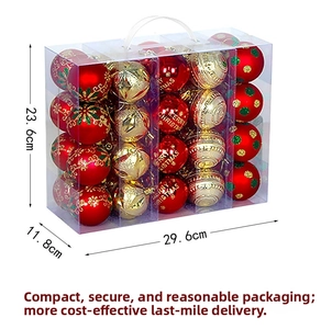 Detail von 6cm roten und goldenen Weihnachtskugeln im transparenten Verpackungskasten