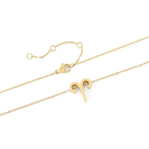 Vue détaillée du pendentif signe du zodiaque Bélier doré avec chaîne réglable et fermoir