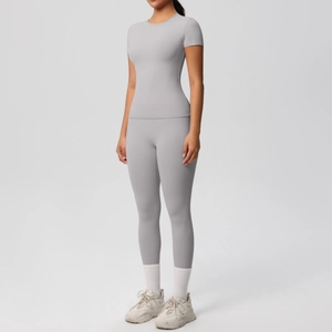 Detail of high-waist yoga set showing the side pocket and breathable elastic fabric texture