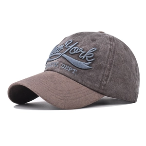 Vintage cotton baseball cap with New York embroidery in brown contrast colors