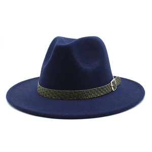 Cappello fedora classico in lana blu navy con nastro intrecciato verde e fibbia argento