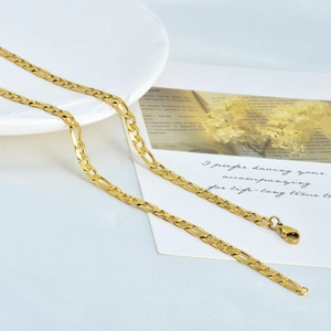 Classic 18k gold plated stainless steel Figaro chain necklace with lobster clasp