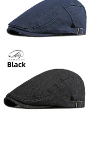 Detailansicht von Jeans-Baskenmützen in Marine und Schwarz mit Metall-Stellschnallen