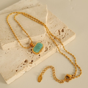Waterproof gold rice chain necklace with green amazonite pendant in stainless steel