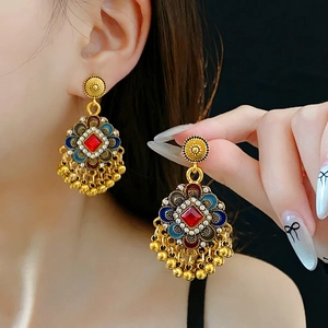 Boucles d'oreilles vintage à fleurs, gemmes rouges, émail bleu et glands dorés