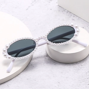 Vintage Elegant Oval Sunglasses For Women White PC Frame Faux Artificial Pearl Decoration UV400 Protection AC Lens Retro Eyewear