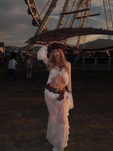 Sexy Top Corto In Pizzo Bianco E Gonna A Balze Maniche A Campana Scollo A V Moda Spiaggia Festival Boho Donna