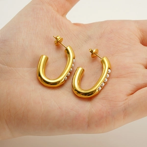 French style 18K gold plated stainless steel U-shaped hoop earrings with white pearls