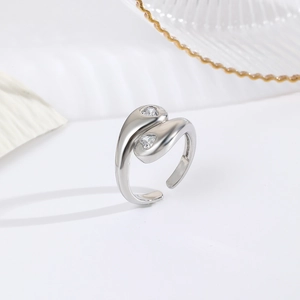 Minimalist silver open ring with heart-shaped zircon stones in polished 18k plating