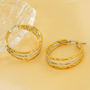 Elegante gedrehte mehrlagige Creolen in 18K Gold und Silberoptik für Damen Mode