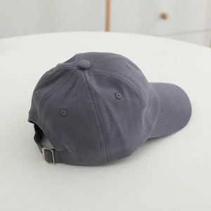 Casquette de baseball enfant gris foncé avec dinosaure, boucle réglable en métal et coton