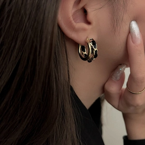 Vintage metal fabric geometric C-shaped hoop earrings in black and gold chain design