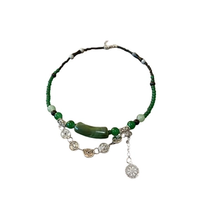 Collier double rang de style ethnique avec perles vertes et pièces de monnaie chinoises