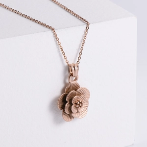 3D Layered Flower Pendant Necklace 304 Stainless Steel Sandblasted Elegant Rose Gold Plated Jewelry For Women