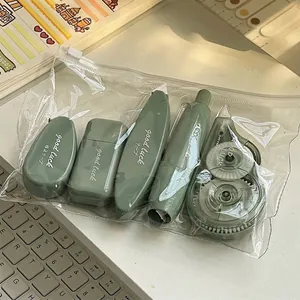 Set di 5 nastri correttivi verde sfumato in un astuccio trasparente per scuola e ufficio
