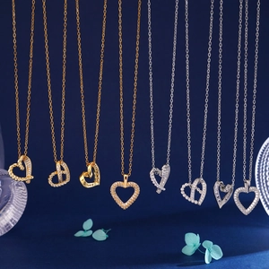 Élégant Collier Pendentif Cœur en Cuivre pour Femmes Incrusté de Strass Bijoux de Mode Style Coréen Minimaliste Cadeau Collier