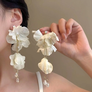 White Fabric Flower Tassel Earrings Women Beach Vacation Style Rhinestone Artificial Pearl With Silver Earring Post