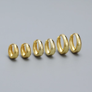 Detailed comparison of three sizes of gold-plated S925 silver hoop earrings in macro view