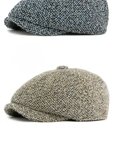 Dettaglio del tessuto in lana tweed testurizzata e del bottone su questo cappello