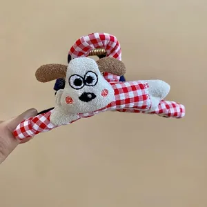 Pince à cheveux à carreaux rouges avec peluche de chien 3D mignonne pour femmes