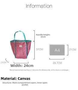 Größenvergleich und Maße für rot karierte Canvas-Einkaufstasche mit blauen Henkeln