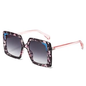 Fashionable square frame sunglasses with purple marble texture and gray gradient lenses