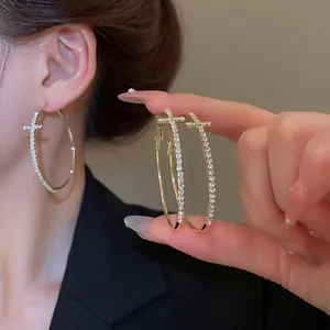 Boucles d'Oreilles Créoles Croix en Alliage Vintage pour Femmes avec Tige en Argent Plaquées Or Argent Strass Bijoux Circulaires