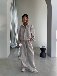 Women's 2-piece solid sweatshirt set with high-neck zip top and wide-leg sweatpants