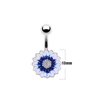 Detail eines Sonnenblumen-Bauchnabelpiercings mit Emaille-Blüten und 13mm Durchmesser