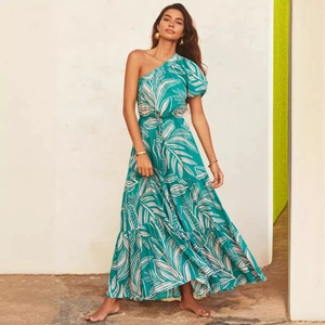 Elegante abito lungo monospalla color verde acqua con motivi di foglie tropicali