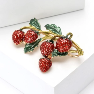 Creative enamel strawberry branch brooch with red berries and green leaves on gold metal