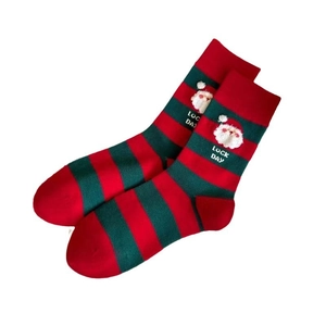 Chaussettes de Noël festives à rayures rouges et vertes avec broderie Père Noël peluche