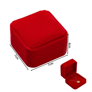 Detail view of red velvet necklace jewelry box with professional size marking 7x7x4cm