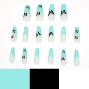 Lange Ballerina Kunstnägel Set in Hellblau und Weiß mit Schmetterlings-Mustern
