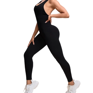 Damen Jumpsuit in Schwarz nahtlos gerippt mit offenem Rücken für Yoga und Fitness Training
