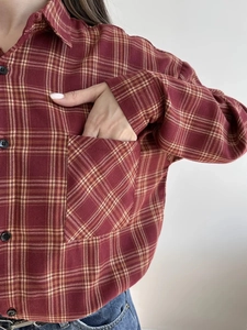 Camicia a quadri marrone rosso a maniche lunghe con taschino sul petto e bottoni eleganti