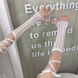 Mitaines longues en dentelle blanche avec rubans croisés style Y2K et broderie