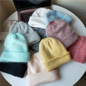 Bonnet en Tricot Acrylique Souple pour Femme Hiver Chaud Texture Pelucheuse Bord Replié Couleur Unie Chiné Mode Quotidien
