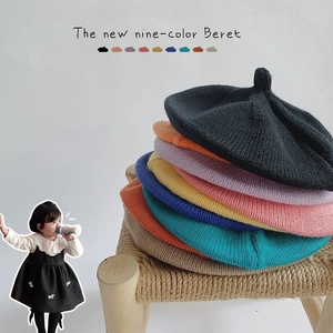 Béret en tricot classique pour tout-petits en neuf couleurs avec texture laine douce