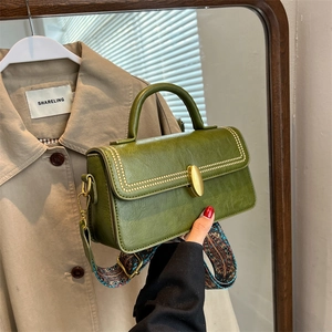 Vintage PU Leather Shoulder Bag Gold Oval Lock Rivet Decor Bohemian Wide Strap Retro Women Crossbody Handbag
