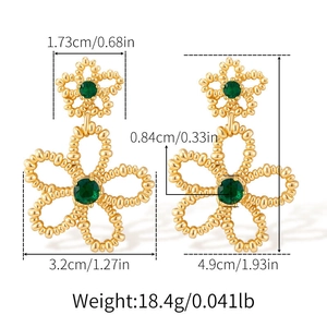 Detailed size measurement of double-layer gold flower earrings with green gemstones