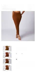 Dettaglio di una gonna longuette in maglia marrone scuro a vita alta vestibilità slim