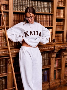 Damen American High Street Sport-Set mit Stickerei in Hellgrau aus Fleece-Stoff