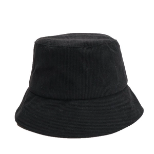 Bob classique en velours côtelé noir pour femme avec un design épuré et texturé