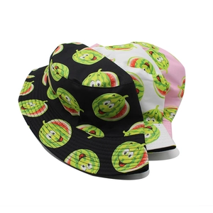 Cappello a secchiello reversibile con stampa anguria in vari colori per l'estate