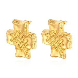 Retro style 18K gold plated stainless steel cross stud earrings for women with textured finish