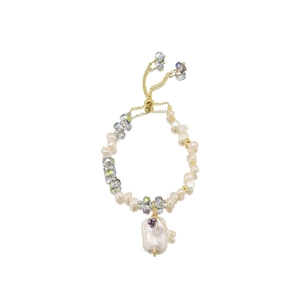 Elegant baroque freshwater pearl and crystal beaded adjustable bracelet with golden chain
