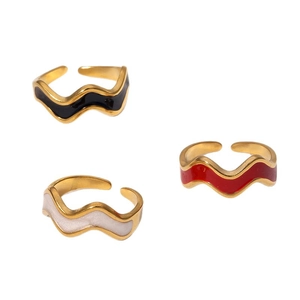 Adjustable 18k gold plated wavy rings with black, red and pearl white enamel inlays
